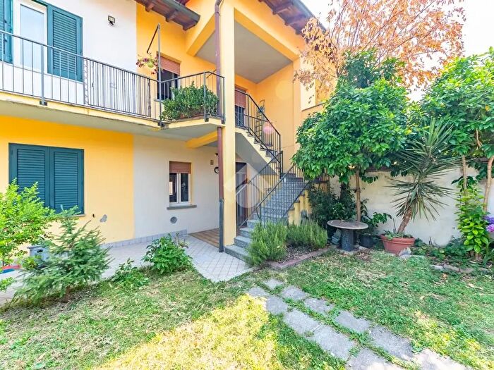 Casa bilocale in vendita in Via G Zerbi, Rescaldina