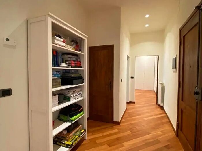 Appartamento trilocale in vendita in Via Duccio di Boninsegna, Siena