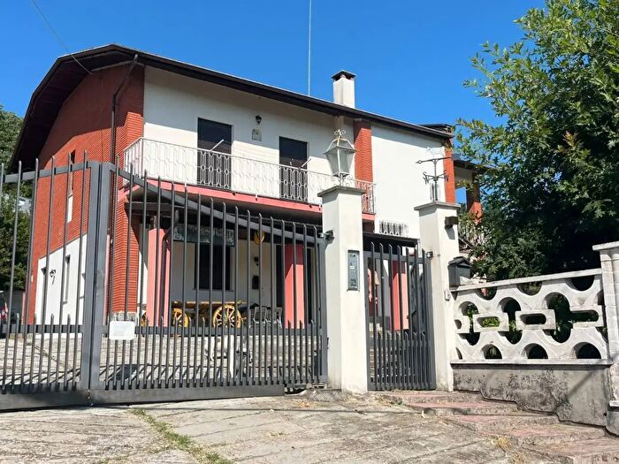 Casa con 16 locali in vendita in Località Valmanera, Asti