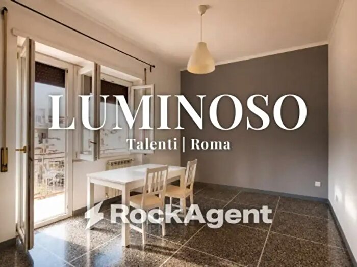Appartamento trilocale in vendita in Via Giovanni Alfredo Cesareo, Roma