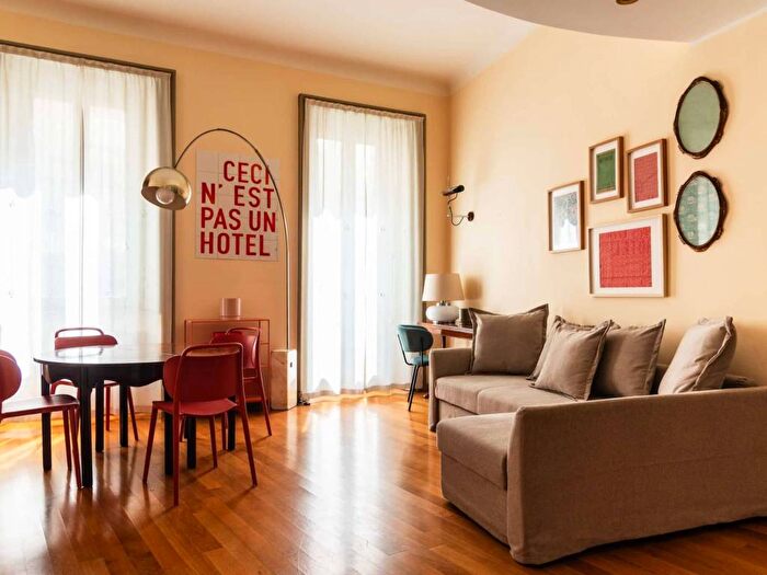 Appartamento trilocale in affitto in Via Lupetta, Carrobbio, Milano