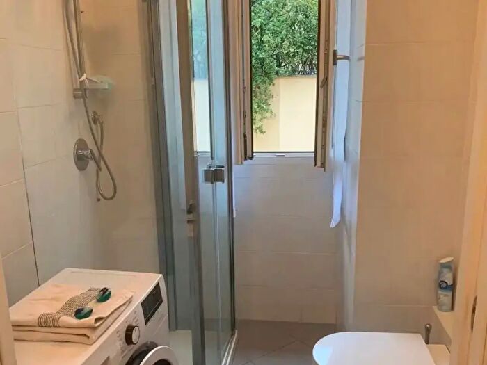 Appartamento trilocale in affitto in Via Carlo Farini, Milano