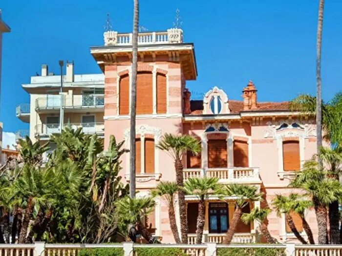 Casa con 6 locali in vendita in Via Paolo Boselli, Taggia
