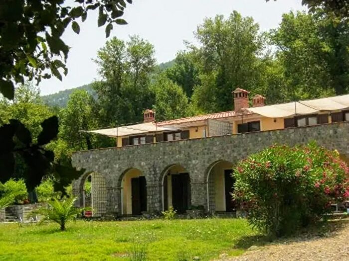 Casa con 10 locali in vendita in Via Trave, San Giovanni A Piro