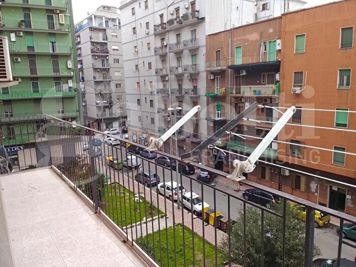 Appartamento trilocale in vendita in Via Giacomo Leopardi, Taranto