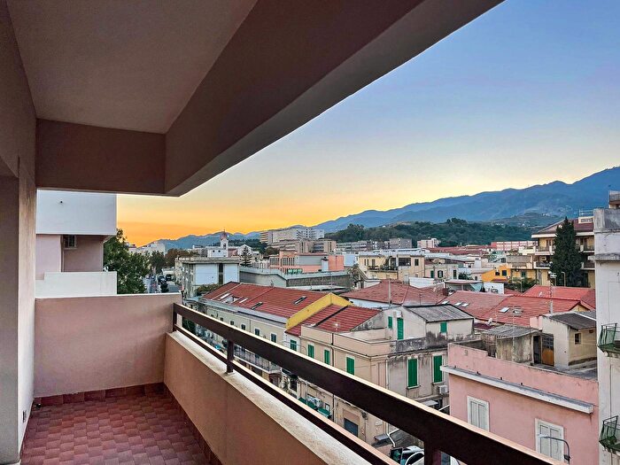 Appartamento quadrilocale in vendita in Via Catania, Messina