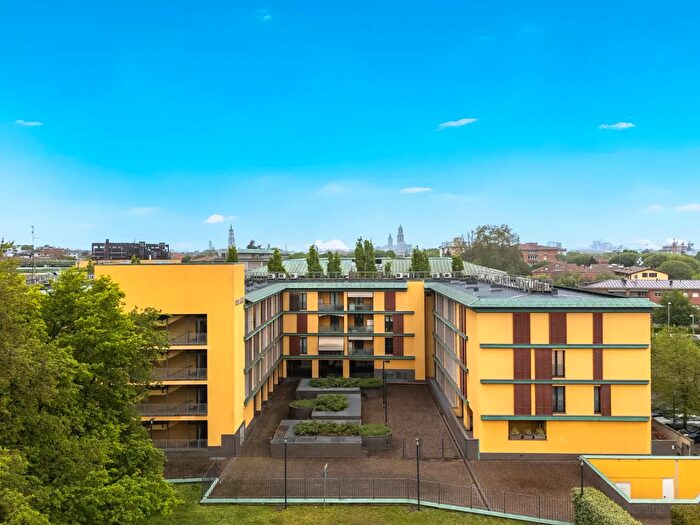 Appartamento trilocale in vendita in Largo Monsignor Luigi Calza, Parma