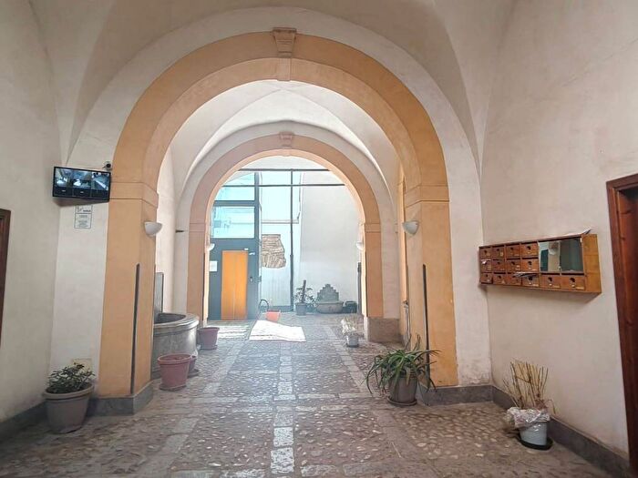 Appartamento bilocale in affitto in Via dei Carrettieri, Tribunale, Palermo