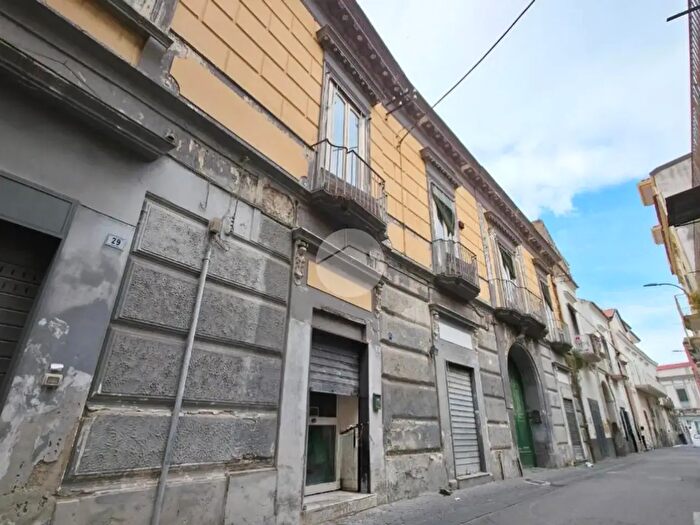 Casa con 12 locali in vendita in Via Atellana, Frattamaggiore