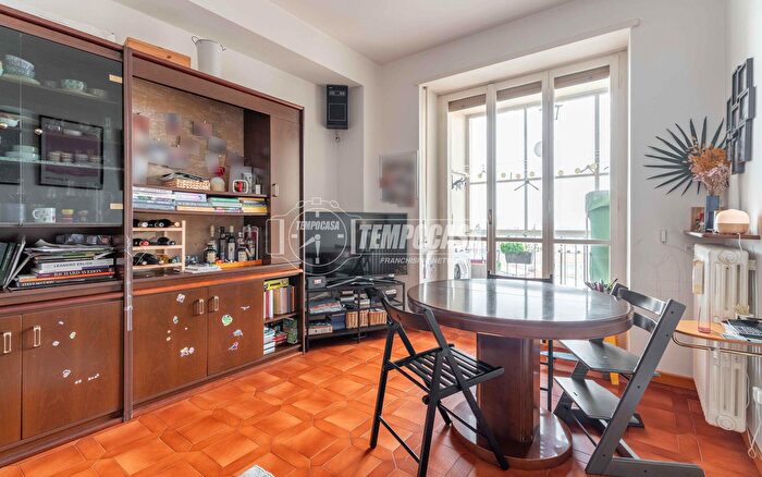 Appartamento trilocale in vendita in Via Bordighera, Milano