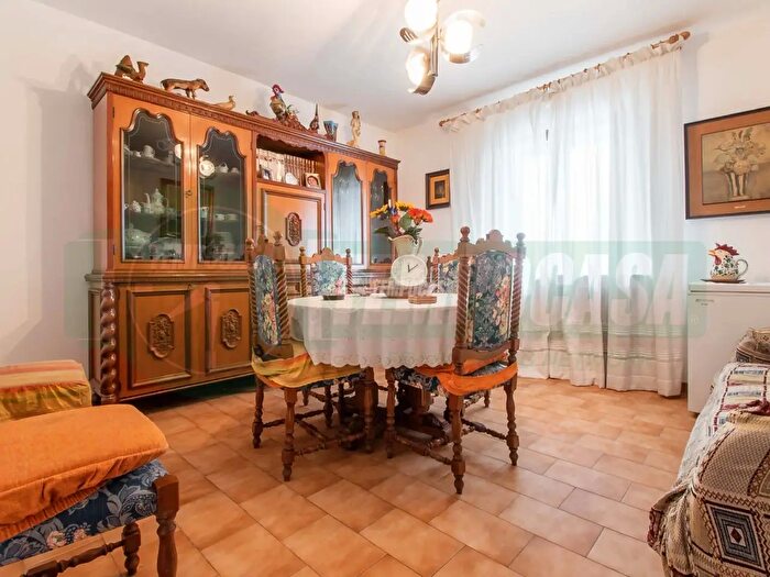 Appartamento trilocale in vendita in Via Alessandro Volta, Gorla Minore