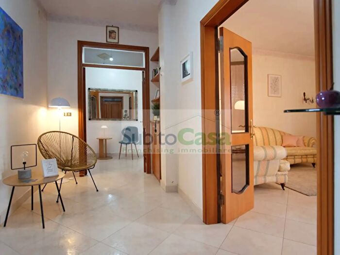Appartamento con 5 locali in vendita in Via Sangro, Chieti