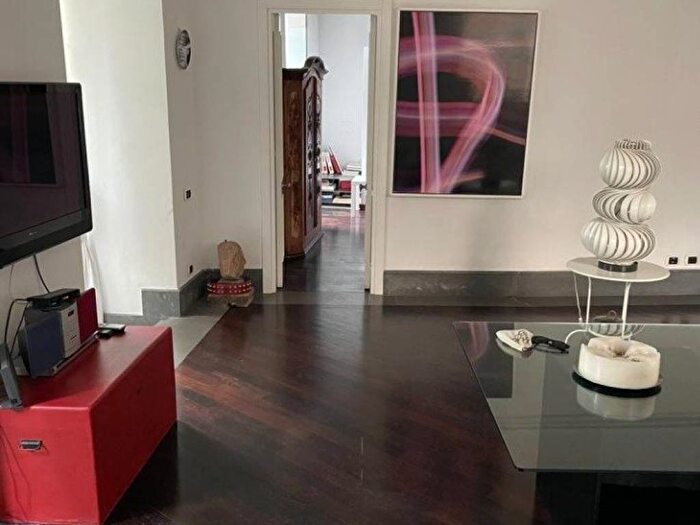 Appartamento trilocale in affitto in Via Santa Luisa di Marillac, Chiaia, Napoli