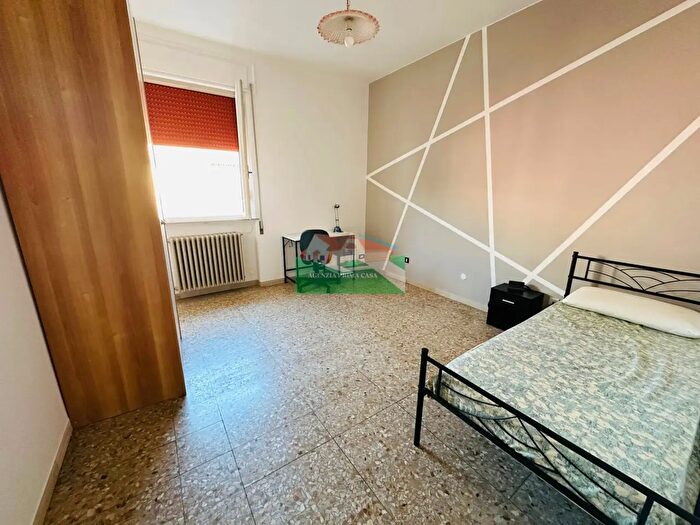 Casa con 6 locali in affitto in Via Po, Ravenna