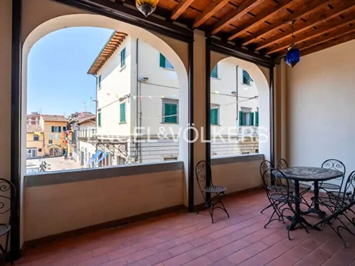 Appartamento con 6 locali in vendita in Via Santo Stefano, Campi Bisenzio
