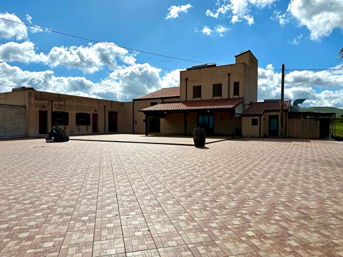 Casa con 7 locali in vendita in Partinico Contrada Bosco Falconeria, Partinico