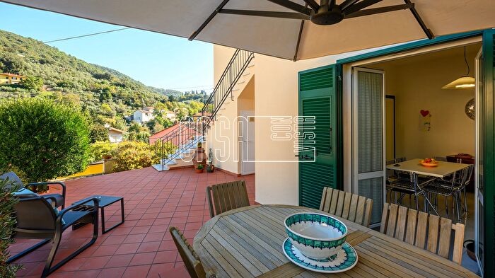 Casa con 8 locali in vendita in Via B Gazzoli, Lerici