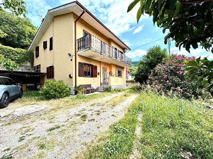 Casa trilocale in vendita in Località Caresana, San Dorligo Della Valle