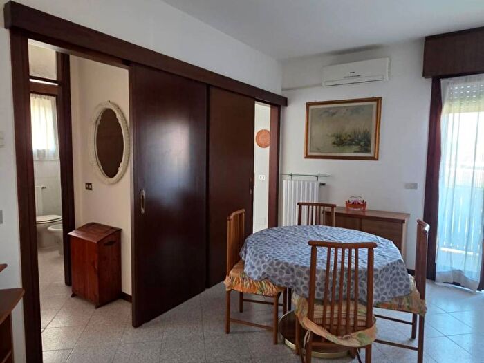 Appartamento trilocale in affitto in Santa Maria Maddalena, Occhiobello