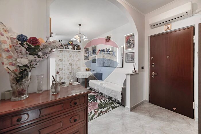 Appartamento trilocale in vendita in Via Ovidio, Cologno Monzese