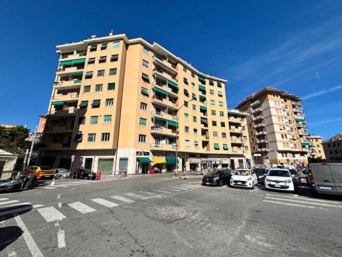 Appartamento con 5 locali in affitto in Largo San Francesco da Paola, San Teodoro, Genova