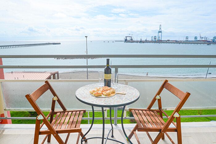 Appartamento trilocale in affitto in Via Aurelia, Vado Ligure