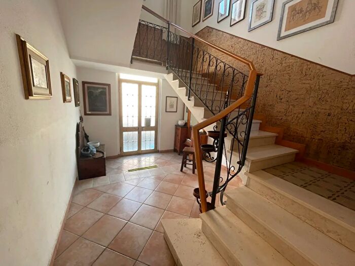 Casa con 6 locali in vendita in Via Monte Grappa, Cecina