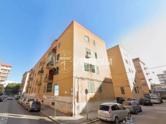 Appartamento con 6 locali in vendita in Via Ruggero Bonghi, Foggia