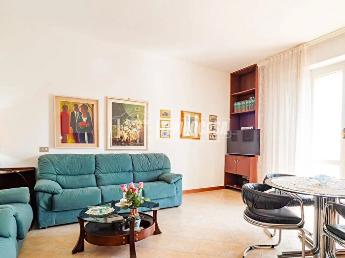 Appartamento trilocale in vendita in Carugate