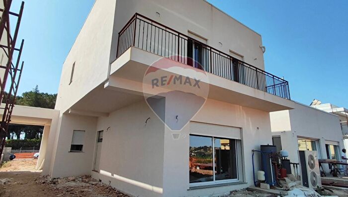 Casa con 7 locali in vendita in Via Portosalvo, Caltagirone