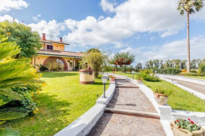 Casa con 6 locali in vendita in Strada Portosello, Sabaudia