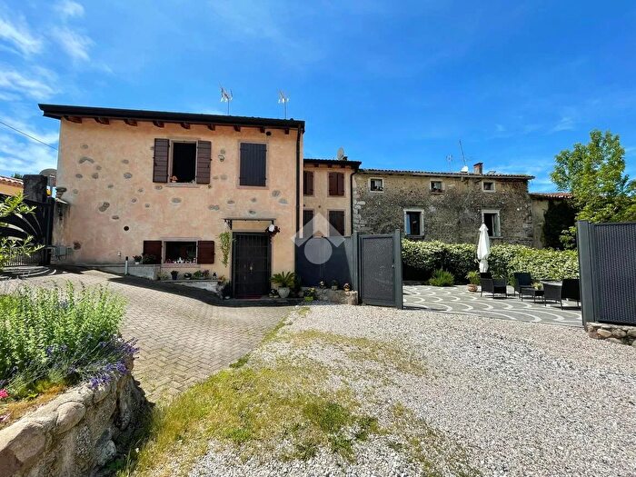 Casa trilocale in vendita in Via Ceredello di Sotto, Caprino Veronese