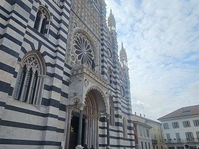 Appartamento trilocale in affitto in PIAZZA DUOMO, Centro Storico, Monza
