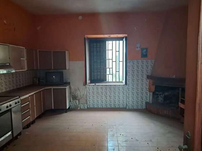 Casa con 10 locali in vendita in Sparanise