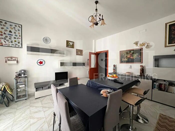 Appartamento trilocale in vendita in Via Adda, Siracusa