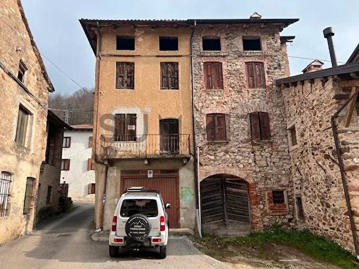 Casa trilocale in vendita in Valli del Pasubio, Valli Del Pasubio