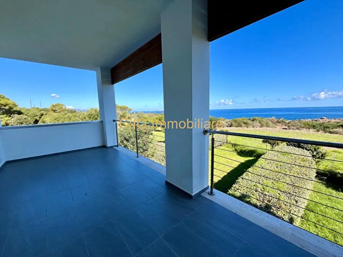 Appartamento trilocale in vendita in Via Guglielmo Marconi, Golfo Aranci