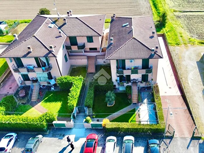 Appartamento trilocale in vendita in Via Imperiale Superiore, Brescello