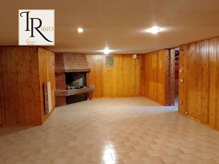 Casa con 10 locali in vendita in Castagnaro