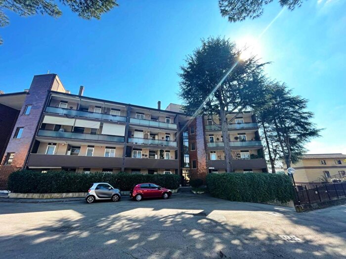 Appartamento trilocale in vendita in Via Giulio Galli, Roma