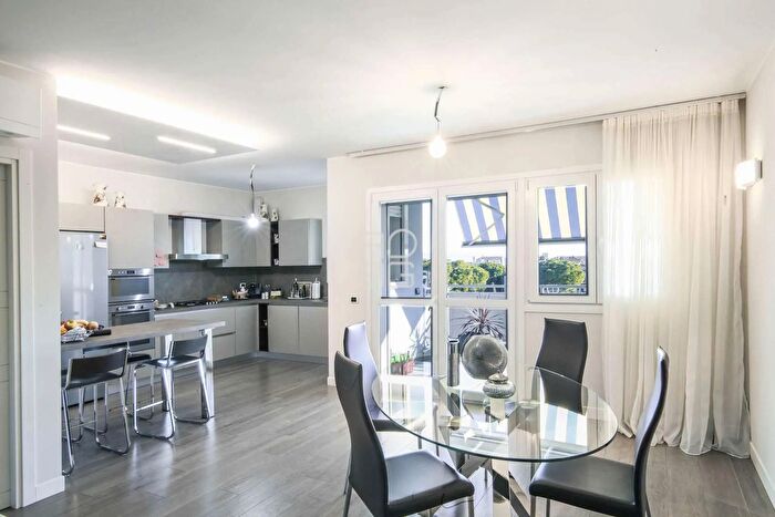 Appartamento con 6 locali in vendita in Viale Marconi, Desenzano Del Garda