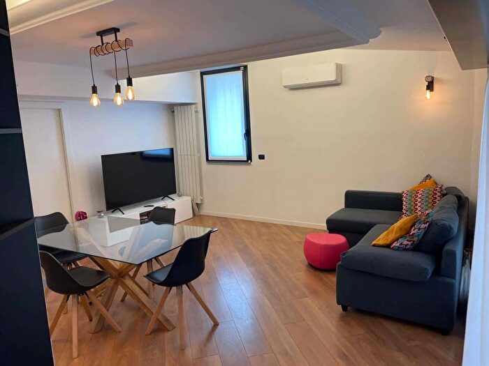 Appartamento bilocale in affitto in Via Luca Signorelli, Paolo Sarpi, Milano