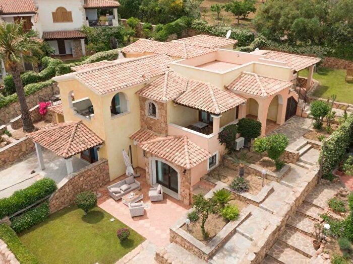 Casa quadrilocale in affitto in Via Monte Contrus, Porto San Paolo, Loiri Porto San Paolo