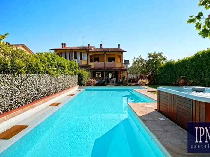Casa con 6 locali in vendita in Umbertide