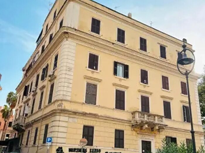 Appartamento quadrilocale in vendita in Piazza Maggio, Anzio