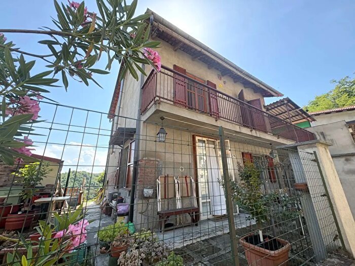 Casa quadrilocale in vendita in Via Casale Garello, Cerrina