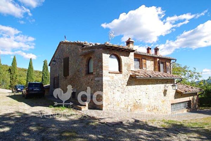 Casa con 6 locali in vendita in Via di Poggiano Snc, Montepulciano