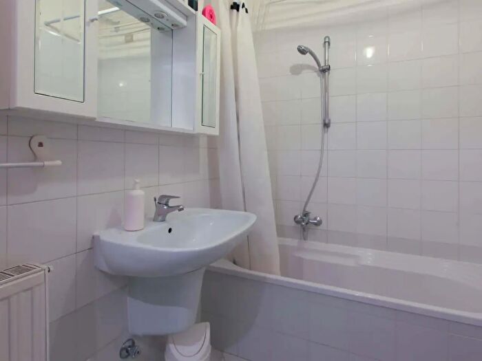 Appartamento monolocale in affitto in Via SantUguzzone, Milano