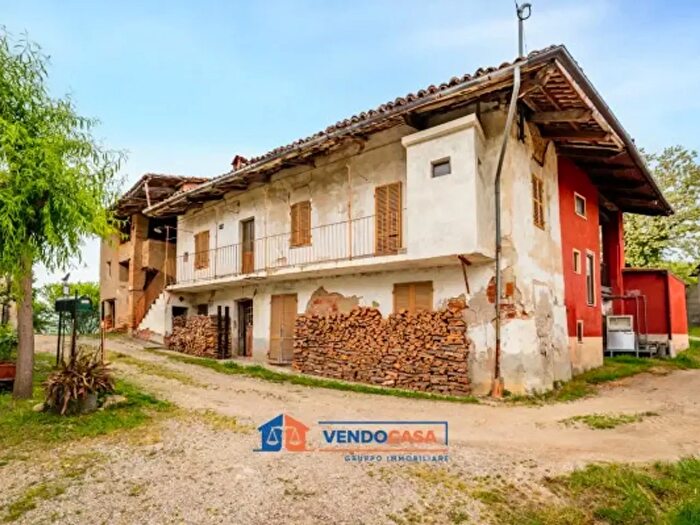 Casa con 6 locali in vendita in Località San Sebastiano, Monforte DAlba