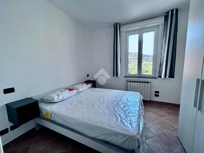 Appartamento trilocale in affitto in Strada giuliano, Centro, Finale Ligure